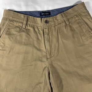 Nautica mens khaki The Deck Short flat front 8" inseam chino shorts - size 30